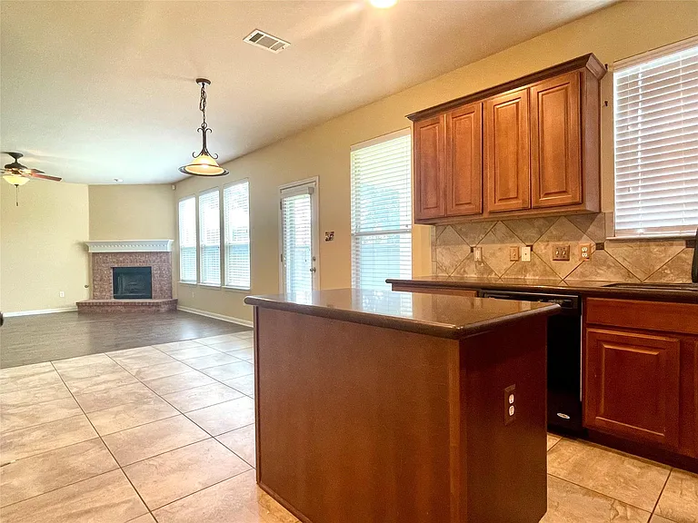 20625 Farm Pond Ln — Photo 10