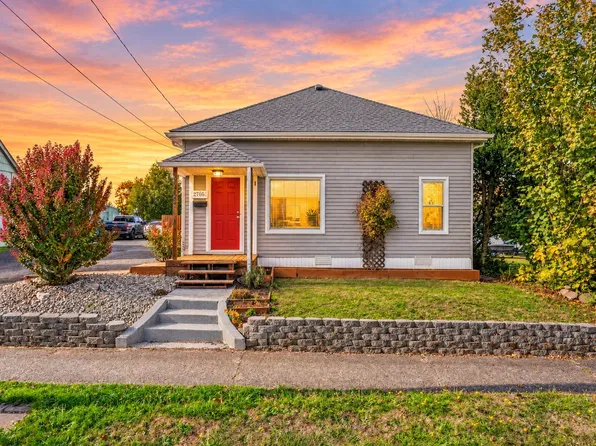 705 N 7th Avenue, Kelso, WA 98626