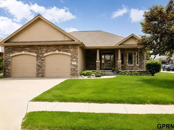 18419 Izard Cir, Elkhorn, NE 68022