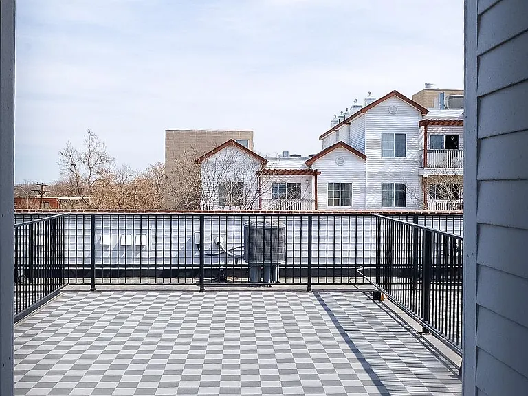 3321 N Downing St — Photo 23