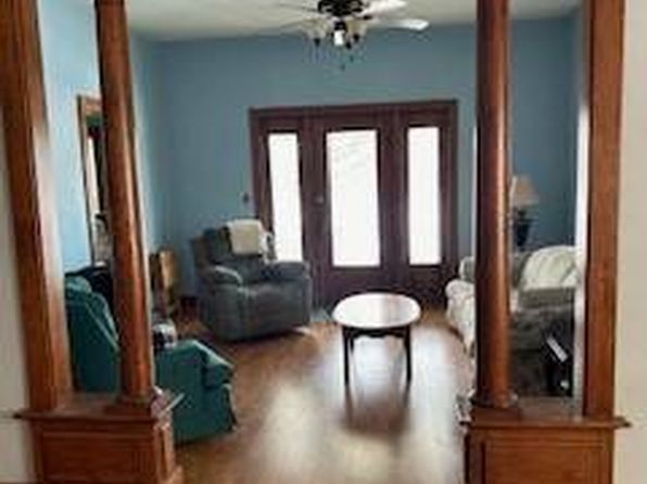 312 Starr Ave, Miltonvale, KS 67466