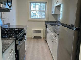 167 Elsinore St APT 3, Concord, MA 01742