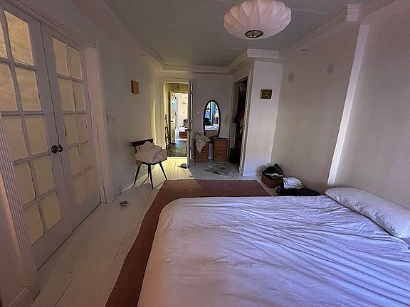 2nd image of 232 Lexington Ave #1