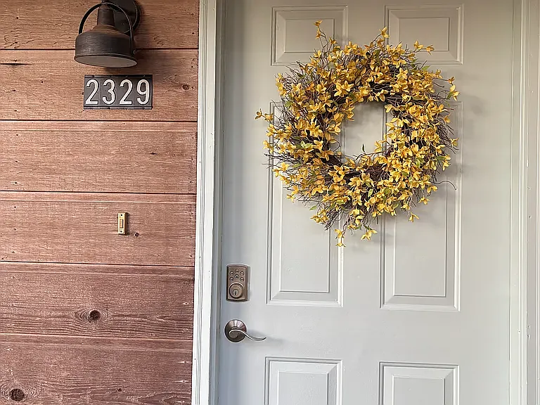 2329 Barcelona Ct — Photo 2