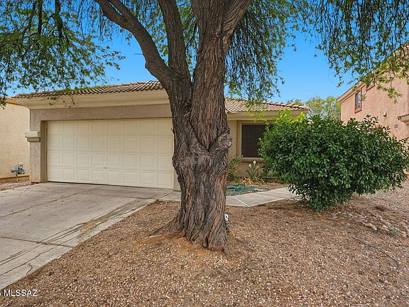 2nd image of 364 E Camino Rancho Redondo