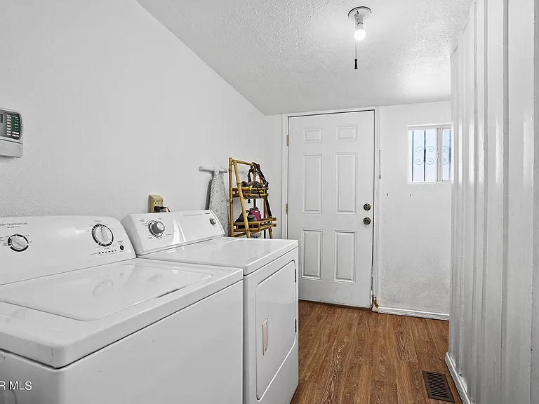 4017 Oxford Ave — Photo 22