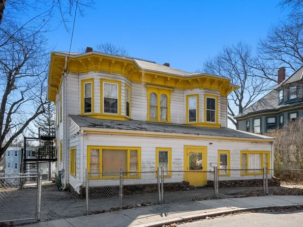 93 Sedgwick St, Jamaica Plain, MA 02130