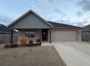 1803 E Hudson Dr, Siloam Springs, AR 72761