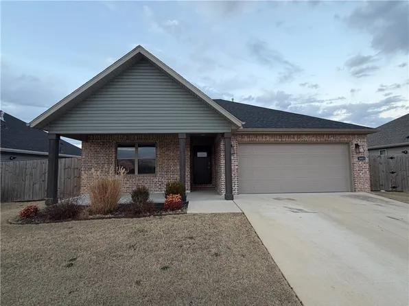 1803 E Hudson Dr, Siloam Springs, AR 72761