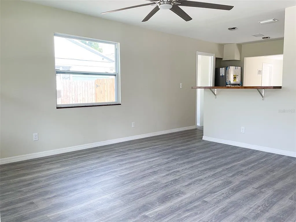 4 bed, 2.0 bath, 1046 sqft, $2,690 — Photo 4