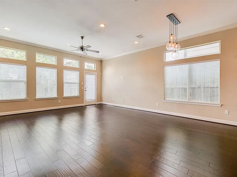 5807 Larkin St — Photo 7