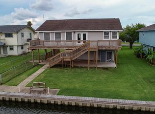114 Crows Nest Rd, Freeport, TX 77541