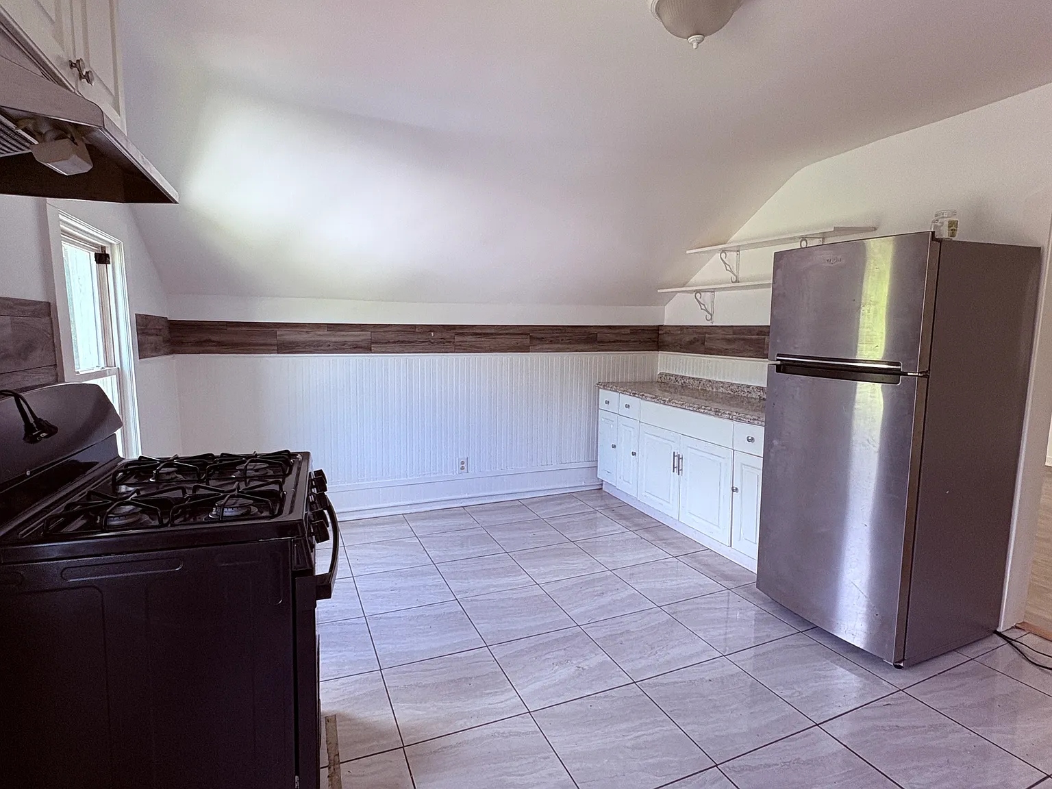 2 bed, 850 sqft, $1,700 — Photo 3