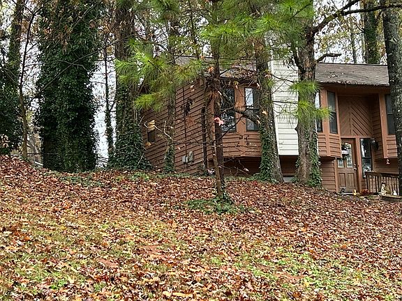 3rd image of 1217 Williamsburg Ln