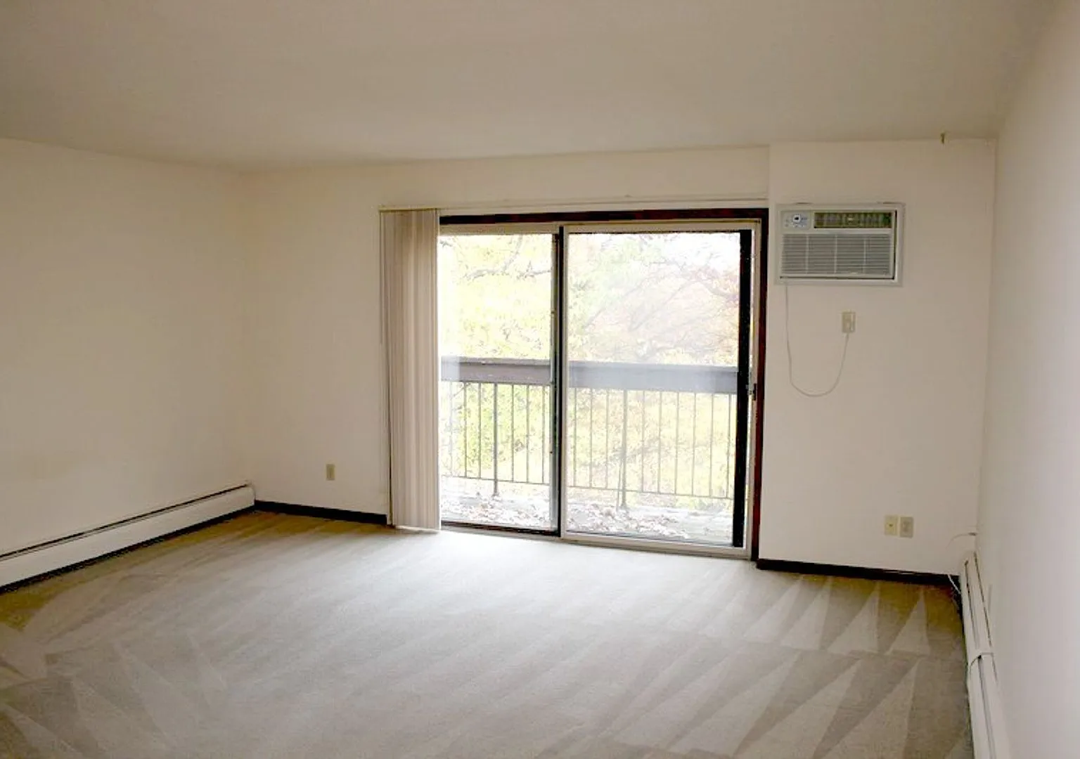 Cedar Pond Apartments - 7455 — Photo 4