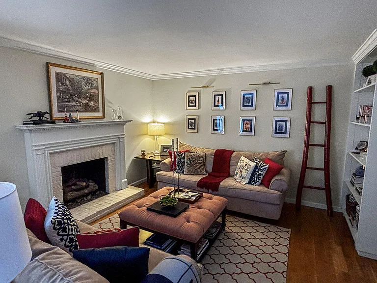 236 Chippendale Cir #236 — Photo 4