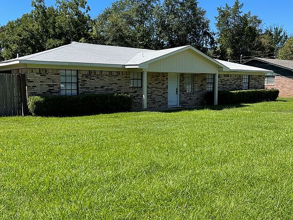 2nd image of 218 Crest Dr