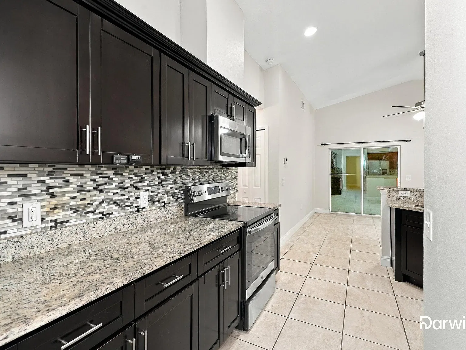 4 bed, 3.0 bath, 1999 sqft, $2,075 — Photo 3