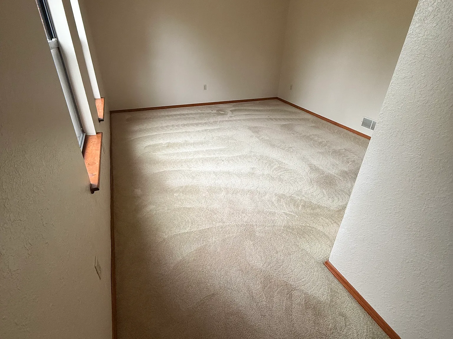 4 bed, 2216 sqft, $2,500 — Photo 4