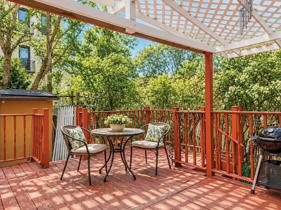 133 Ogden Ave #1