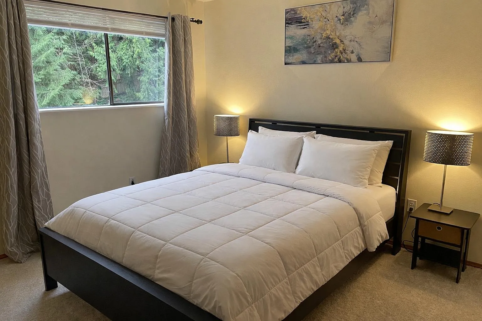 4 bed, 2.5 bath, 2590 sqft, $5,999 — Photo 3