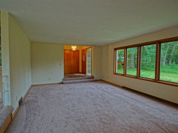 3rd image of 4735 Black Oak Trl