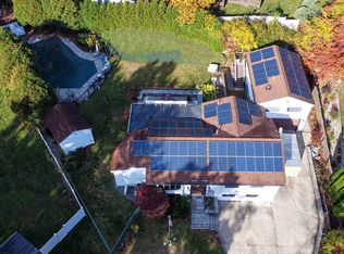 8 Grenada Cir, Nashua, NH 03062