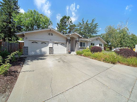 4th image of 130 Burgess Ct