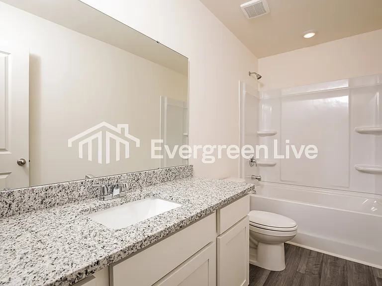 305 Logan Creek Dr — Photo 14