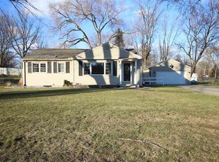 1018 Crestwood Ln, Jackson, MI 49203