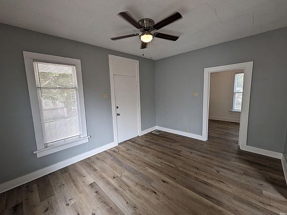 3rd image of 815 Francis St