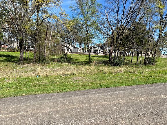 3rd image of 773 Sunset Ct