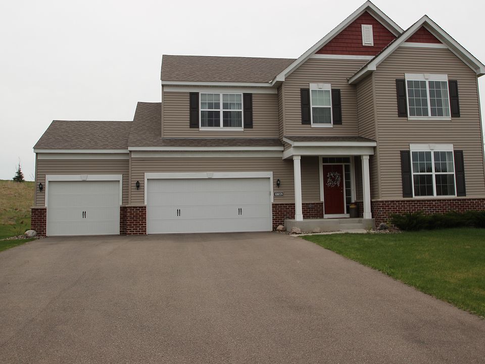 Large 2 story on cul-de-sac