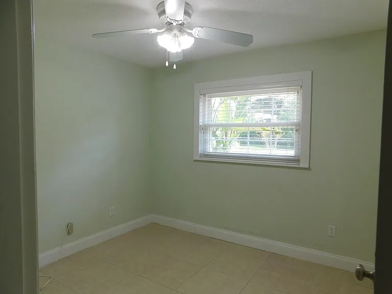 565 E Jessup Ave — Photo 12