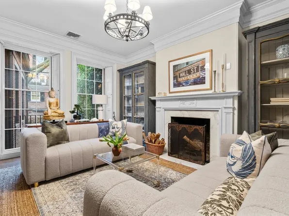 15 W Cedar St, Boston, MA 02108