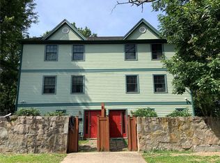 6 Lilac Dr, Westerly, RI 02891