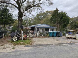 121 Seminole Dr, Defuniak Springs, FL 32435