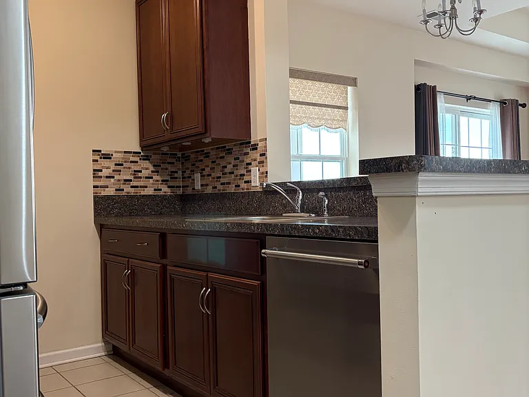 841 Strassle Way — Photo 7