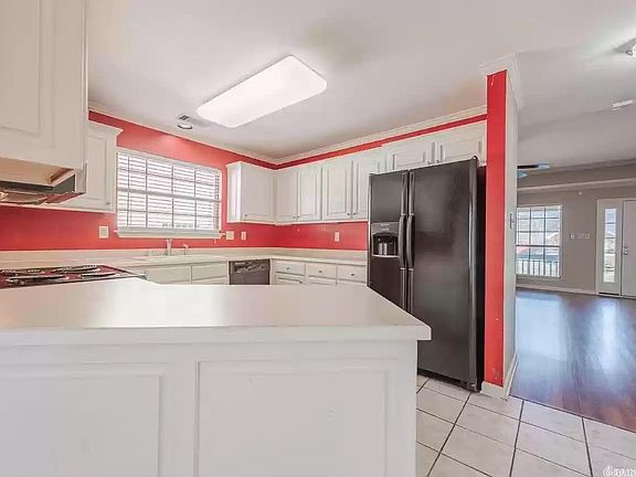 3rd image of 4 Wedgewood Creek Dr