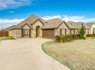 203 Cambridge St, Waxahachie, TX 75165