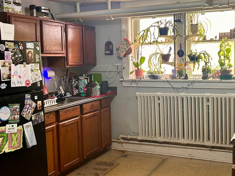 895 Park Ave #3 — Photo 4