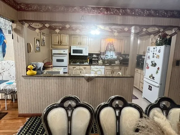 644 Avenue A image 10 of 15