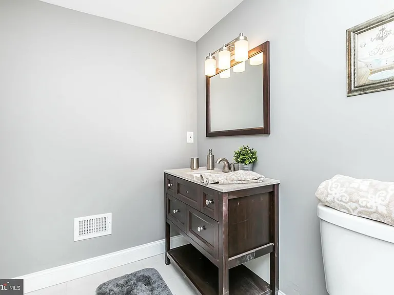1505 Clarkson St — Photo 19