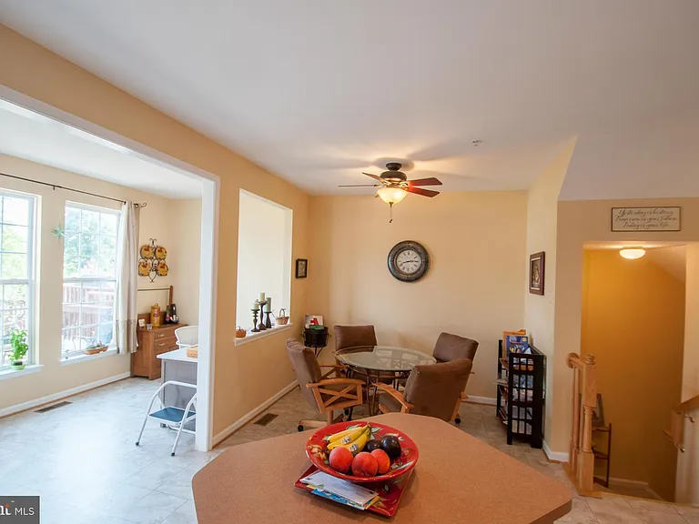 5813 Whiterose Way — Photo 12