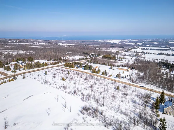 110 Dinsmore St, Meaford, ON N0H 2P0