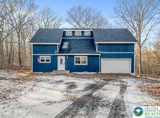 3260 Bluebird Dr, Bushkill, PA 18324