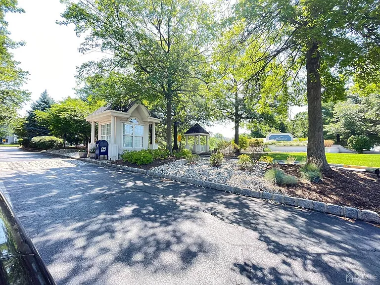 434 Waterford Dr — Photo 13