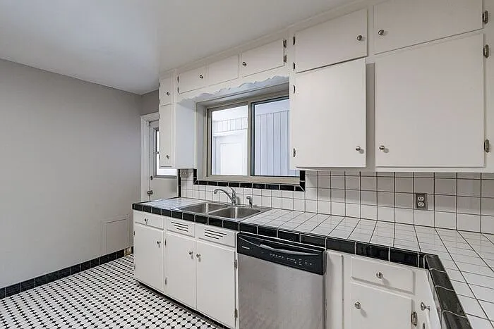 102 North Ave — Photo 8