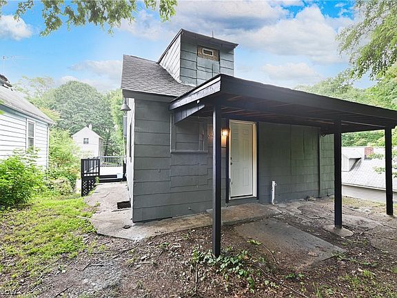 3rd image of 49 Penfield Ave