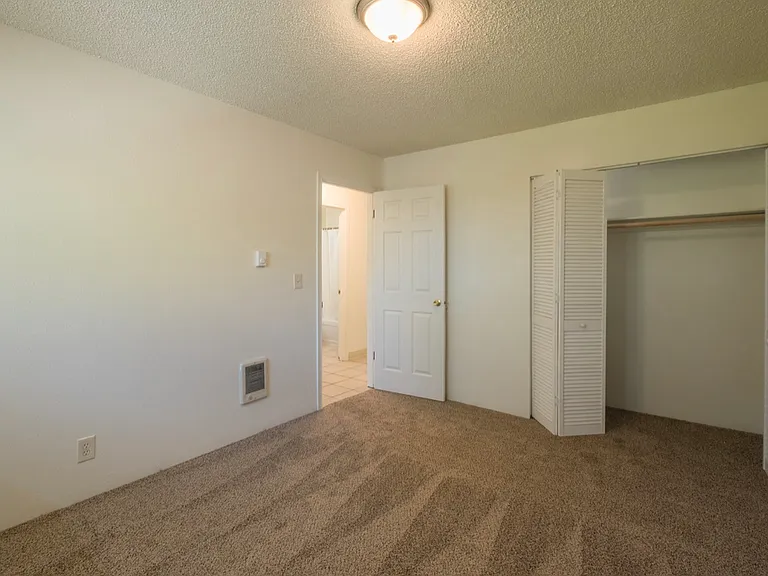 Iron Rock Apartments — Photo 7